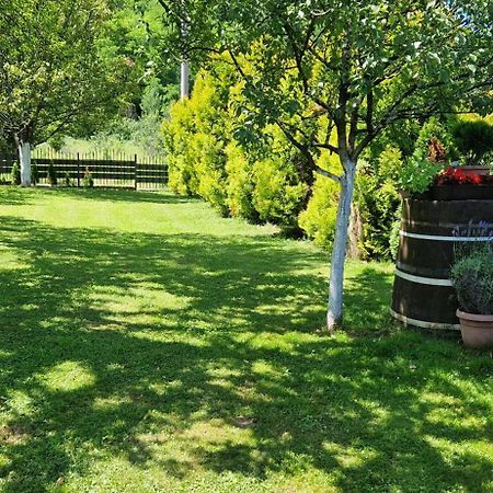 Holiday Home Emir Racic Exterior photo